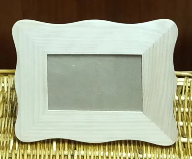 إطار صور بتصميم أمواج عتيق