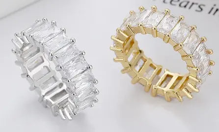Anillo de cobre con diamantes de moda