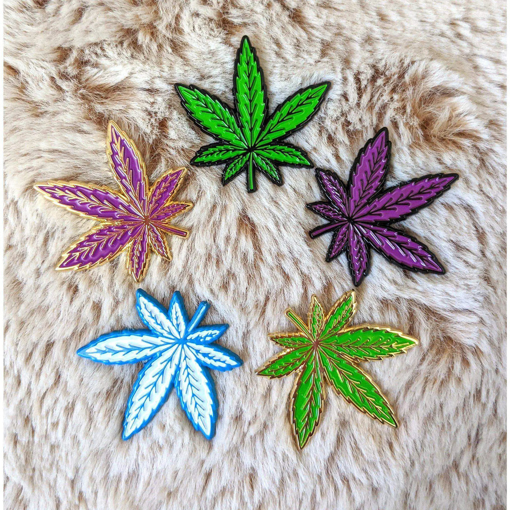Pin / Broche WEED