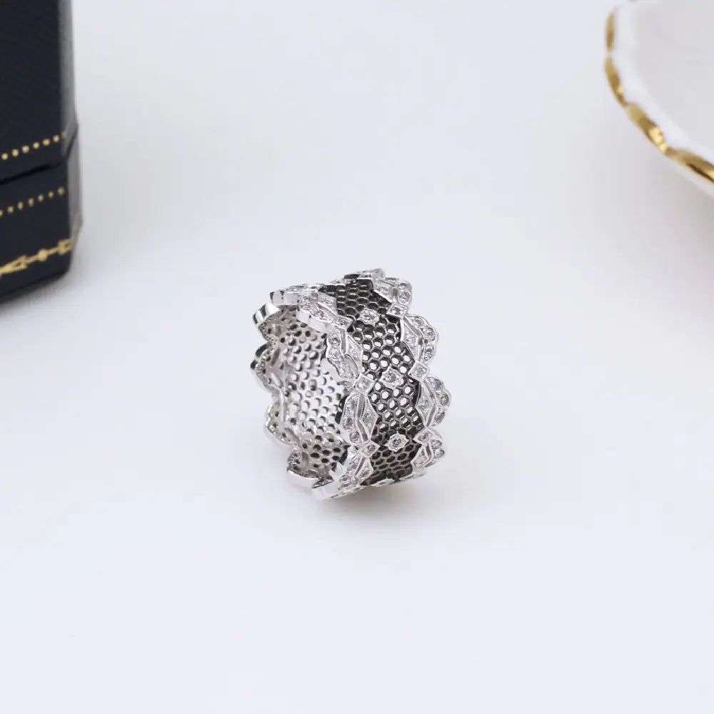 Anillo de hoja de Ginkgo chapado en oro para mujeres