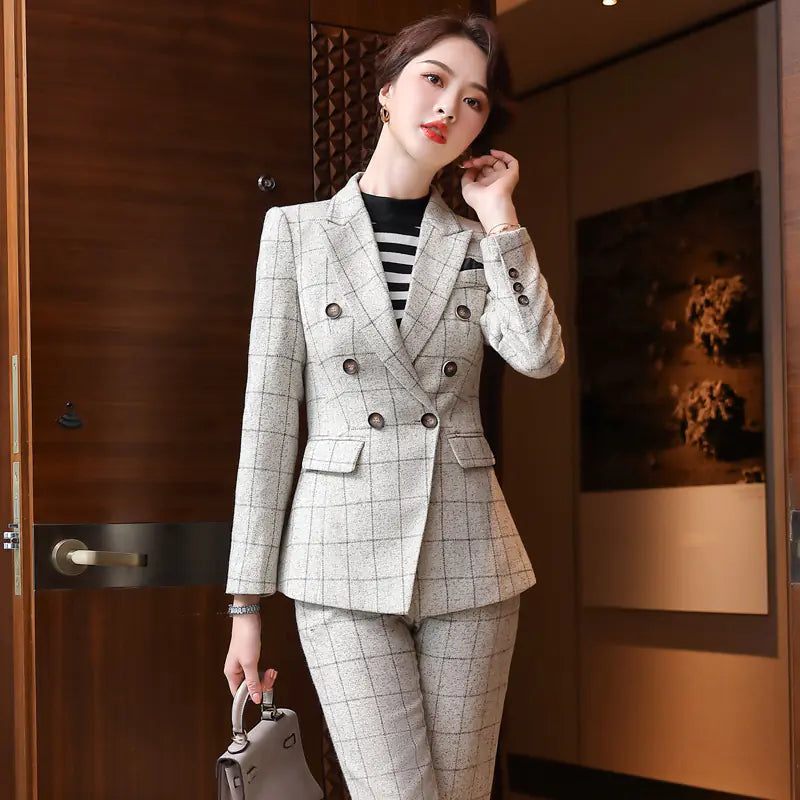 Traje formal femenino