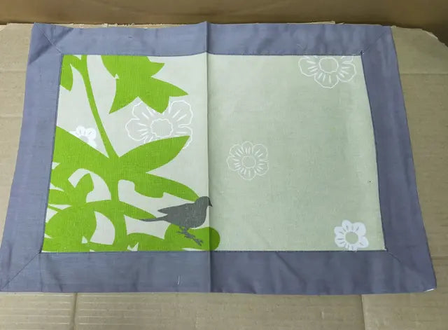 مفارش طعام مع مناديل (4 وحدات)